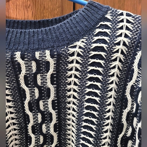 Rib-Knit Crew Neck Sweater For Women's. - Picture 4 of 9